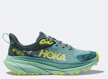 Hoka Shoes: Kako so me osvojile z občutkom na oblakih